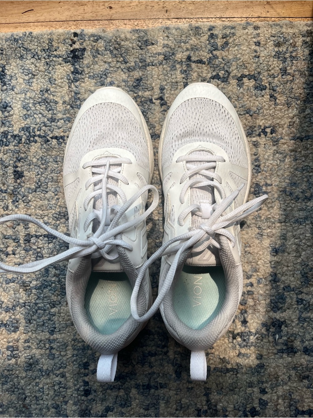 Vionic Women's Lightweight 335 Miles White Sneakers Size 9